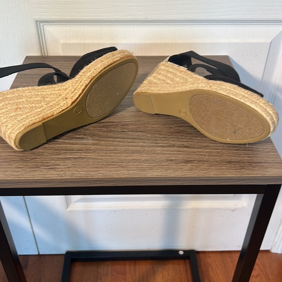 ATTENTION BLACK WEDGES ANKLE STRAPS IN SIZE 6 - Picture 6 of 6